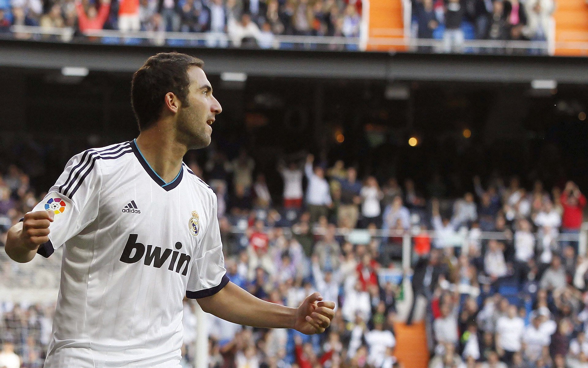 多特蒙德主场3-0大胜沙尔克04，进攻火力全开，多特蒙德对沙尔克聚胜顽球汇